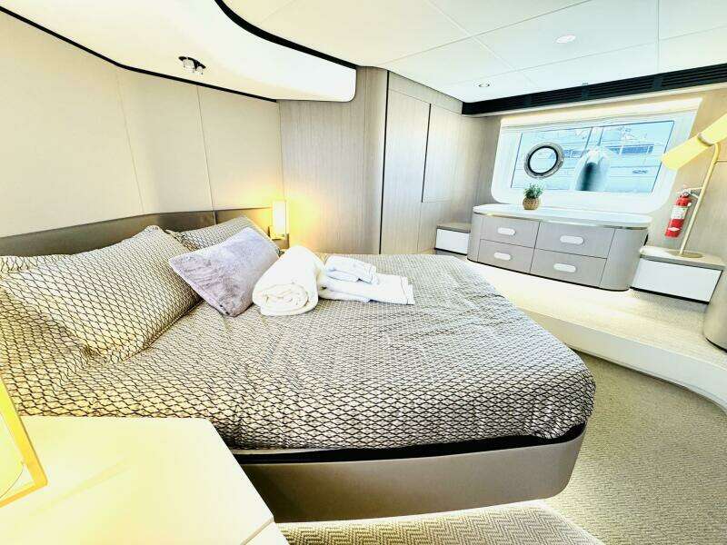 2019 Azimut 55 - Master Stateroom 2019 Azimut 55 - Master Stateroom