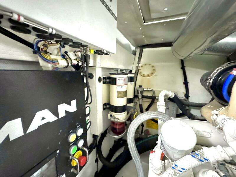 2019 Azimut 55 - Engine Room 2019 Azimut 55 - Engine Room