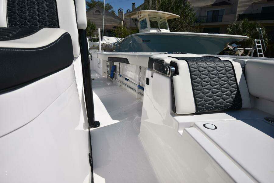 2024 Tidewater 3100 Carolina Bay  2024 Tidewater 3100 Carolina Bay