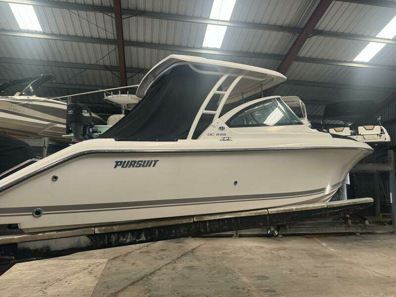 24ft Pursuit Yacht For Sale