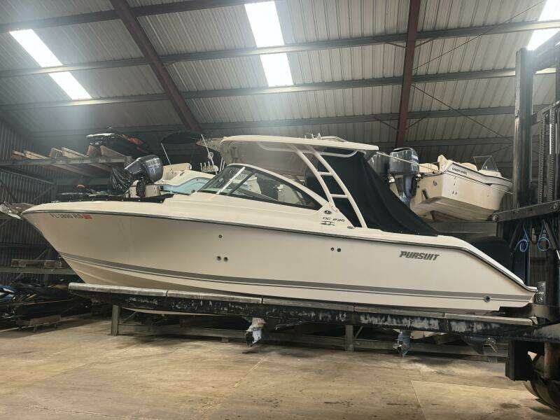 24ft Pursuit Yacht For Sale