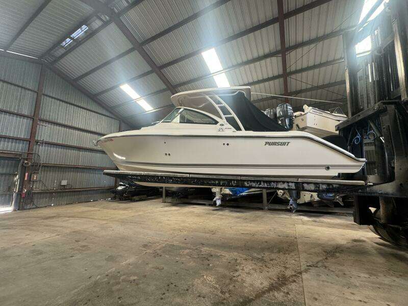 24ft Pursuit Yacht For Sale