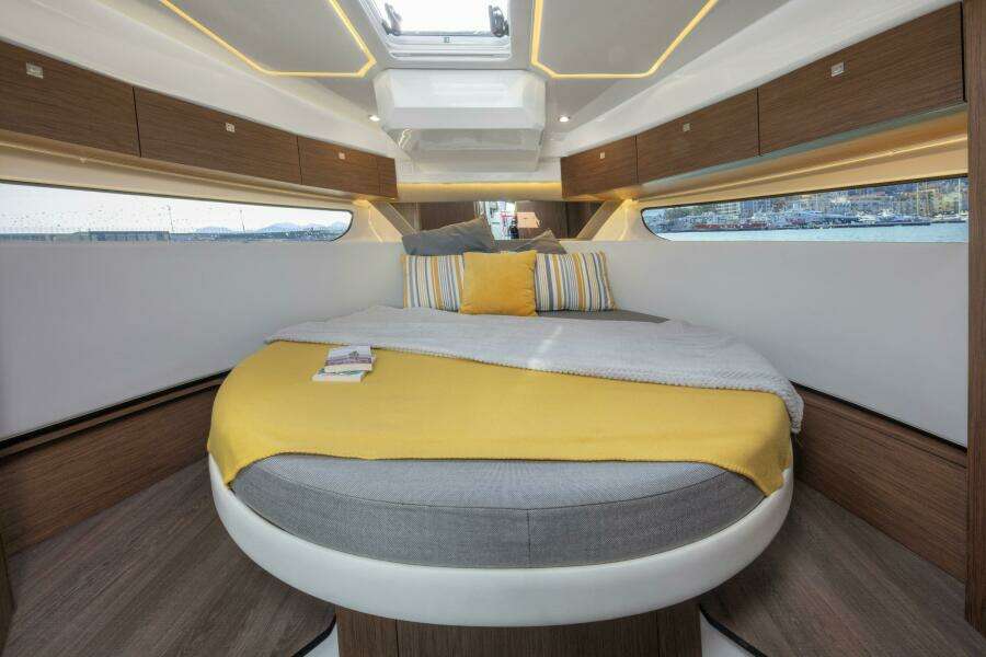 34ft Jeanneau Yacht For Sale