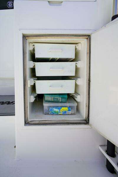 1994 Hatteras 46 Convertible- CHANGE ORDER- Tackle Storage