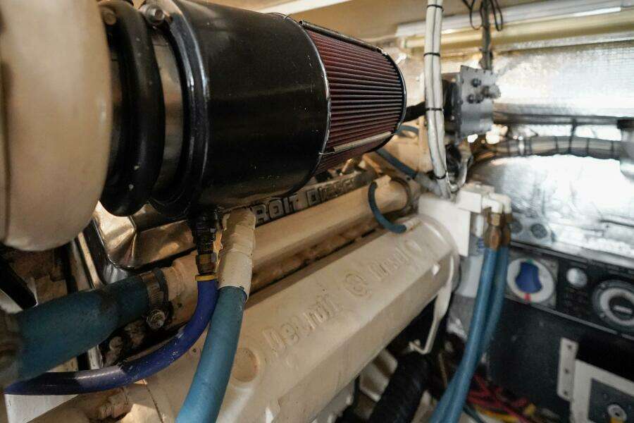 1994 Hatteras 46 Convertible- CHANGE ORDER- Engine Room