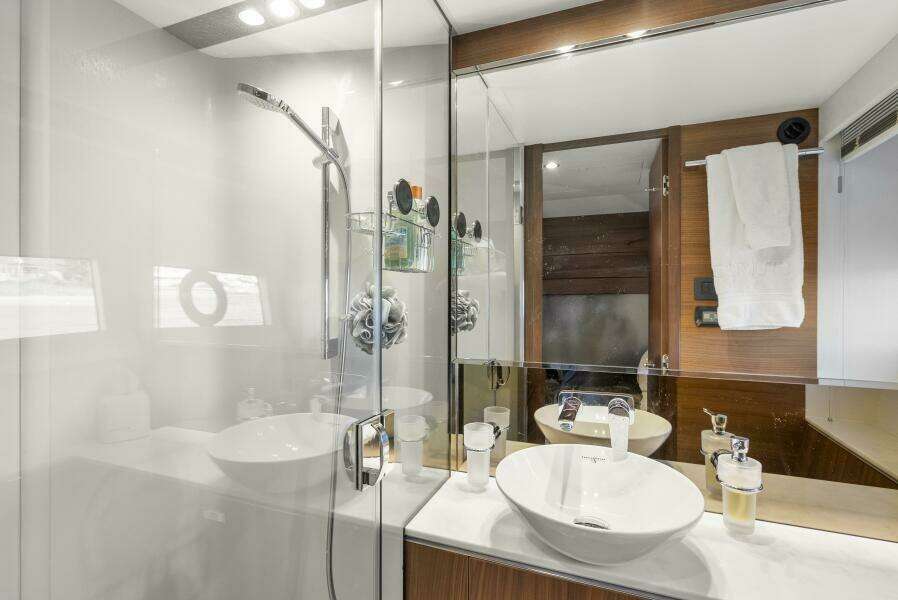 Princess F62 Stumped- Forward VIP Stateroom Head