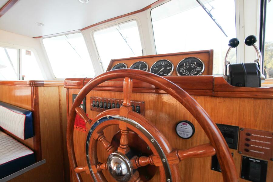 2006 Mainship 400