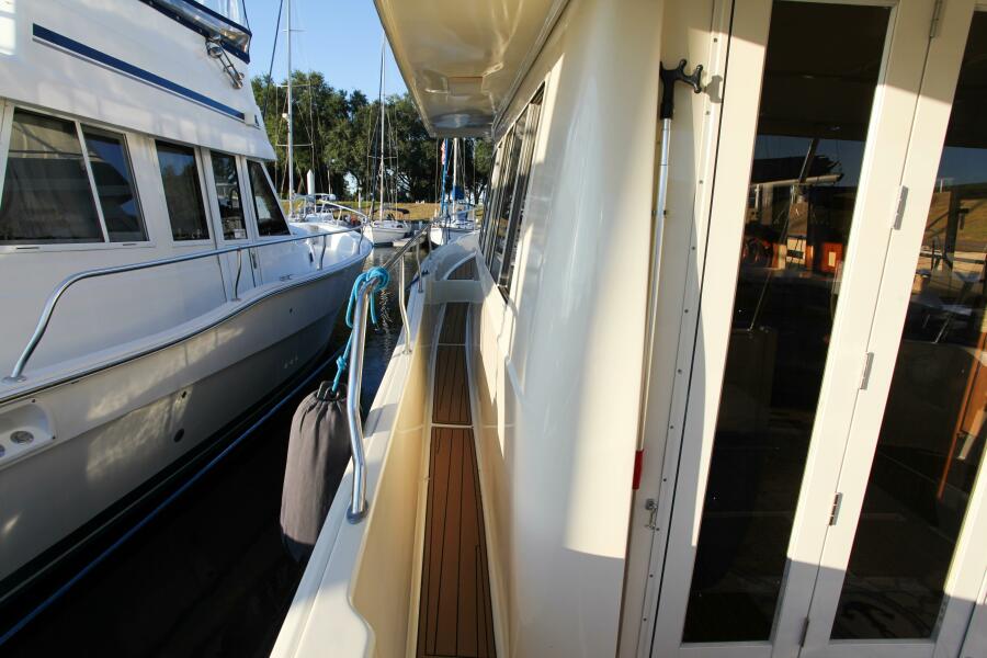 2006 Mainship 400