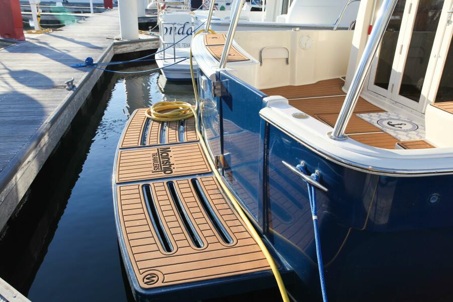2006 Mainship 400