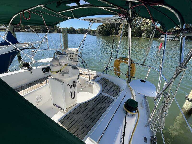 Dream 33ft Beneteau Yacht For Sale Dream 33ft Beneteau Yacht For Sale