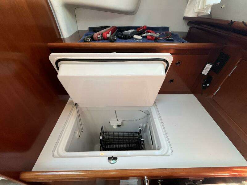 Dream 33ft Beneteau Yacht For Sale Dream 33ft Beneteau Yacht For Sale