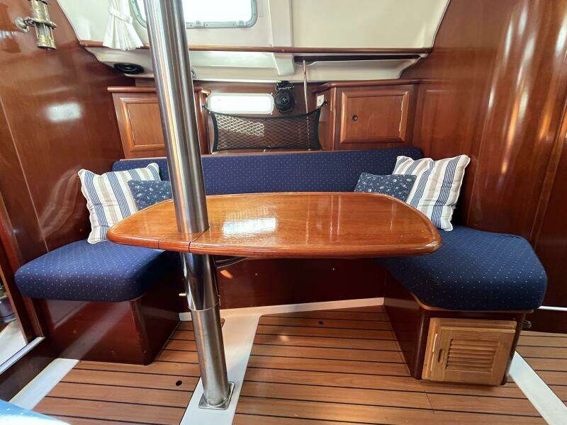 Dream 33ft Beneteau Yacht For Sale Dream 33ft Beneteau Yacht For Sale