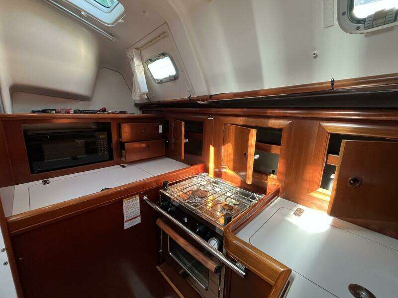 Dream 33ft Beneteau Yacht For Sale Dream 33ft Beneteau Yacht For Sale