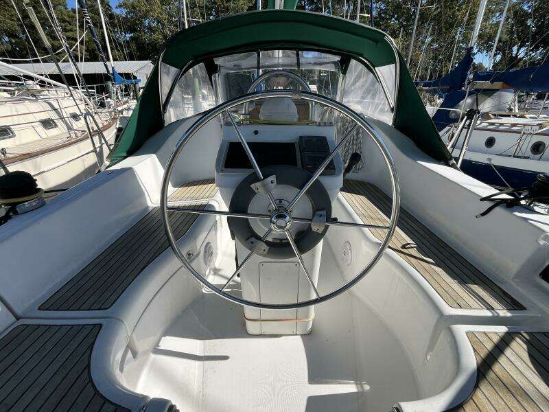 Dream 33ft Beneteau Yacht For Sale Dream 33ft Beneteau Yacht For Sale