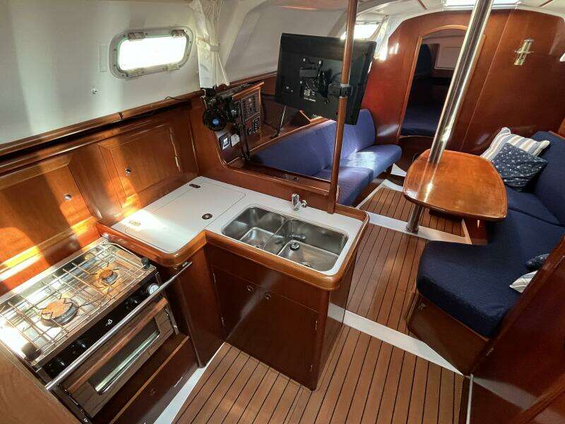 Dream 33ft Beneteau Yacht For Sale Dream 33ft Beneteau Yacht For Sale