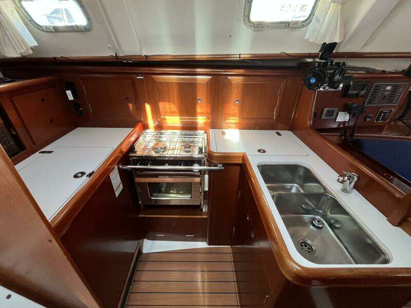 Dream 33ft Beneteau Yacht For Sale Dream 33ft Beneteau Yacht For Sale