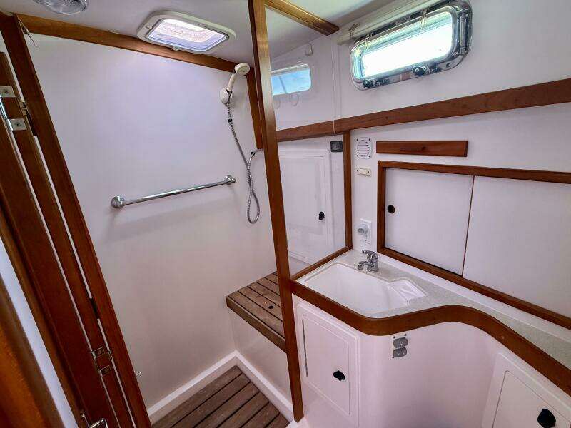 Lucky Chicklette 42ft Sabre Yacht For Sale