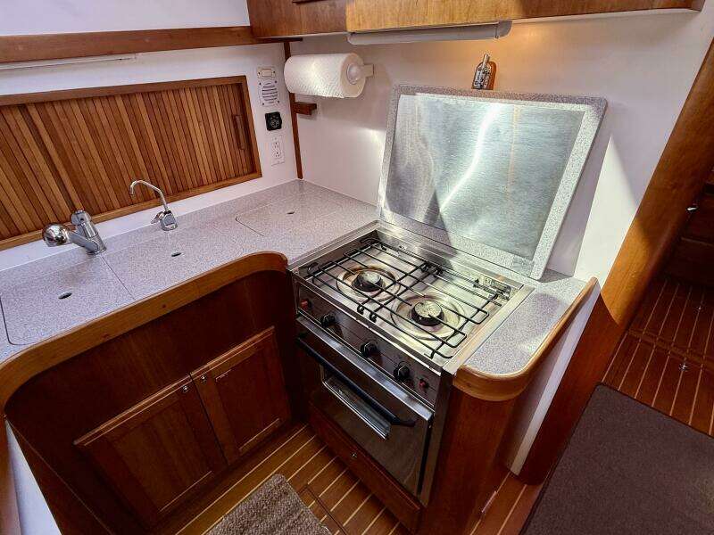 Lucky Chicklette 42ft Sabre Yacht For Sale