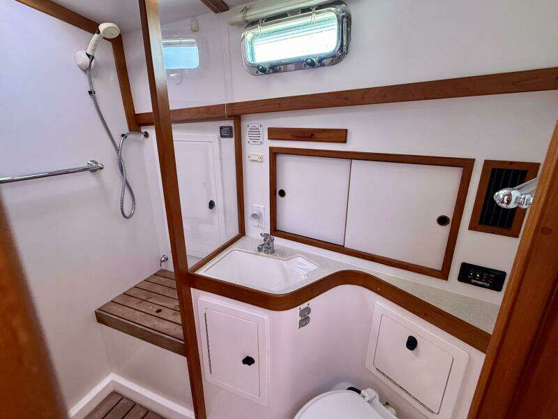 Lucky Chicklette 42ft Sabre Yacht For Sale