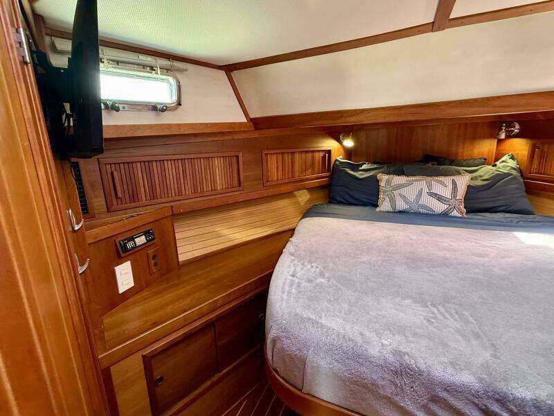 Lucky Chicklette 42ft Sabre Yacht For Sale