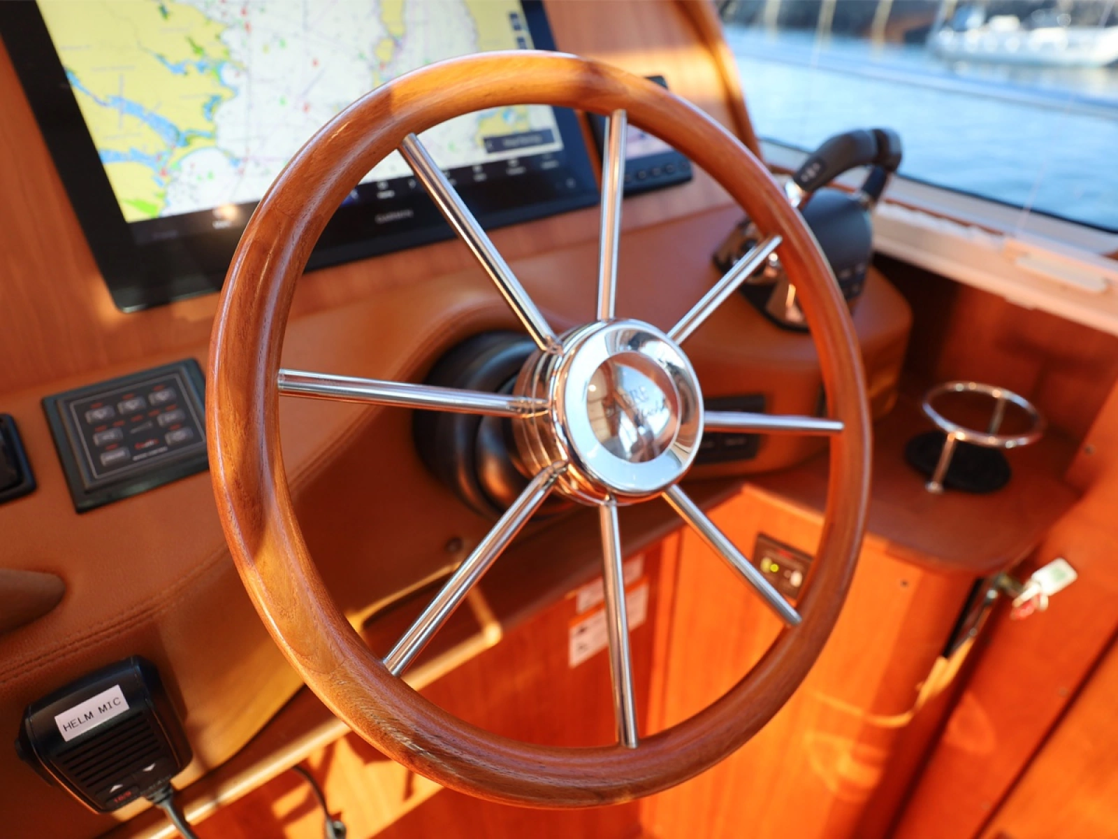 _Sabre48FB_DefyGravity_TeakWheel