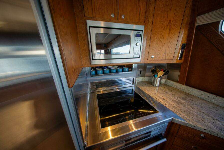 Bottom Line 73ft West Bay Yacht For Sale