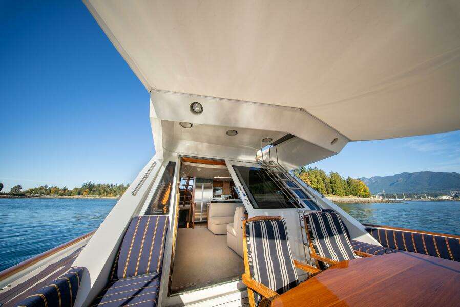 Bottom Line 73ft West Bay Yacht For Sale