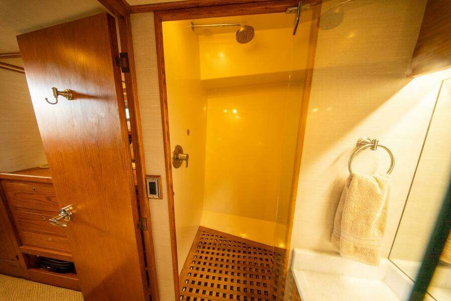 Bottom Line 73ft West Bay Yacht For Sale