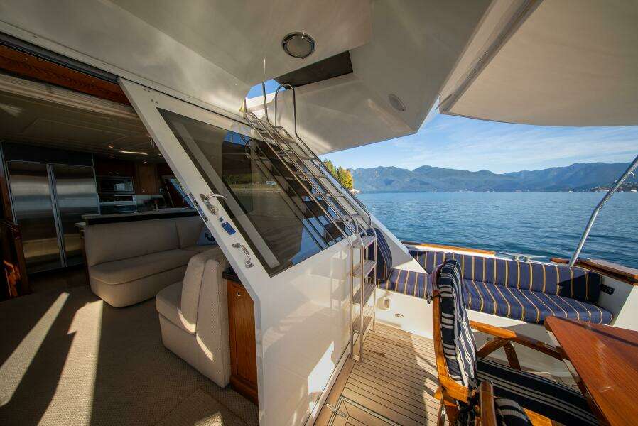 Bottom Line 73ft West Bay Yacht For Sale