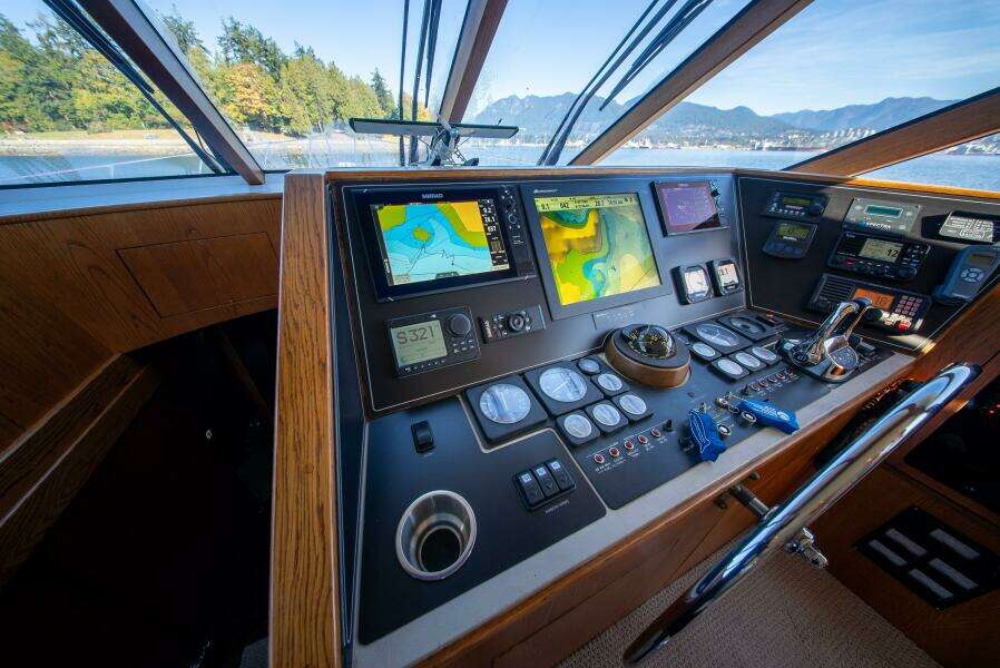 Bottom Line 73ft West Bay Yacht For Sale