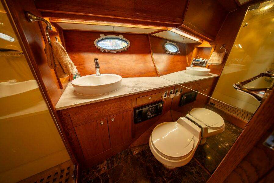 Bottom Line 73ft West Bay Yacht For Sale