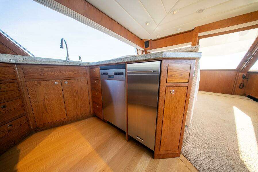 Bottom Line 73ft West Bay Yacht For Sale