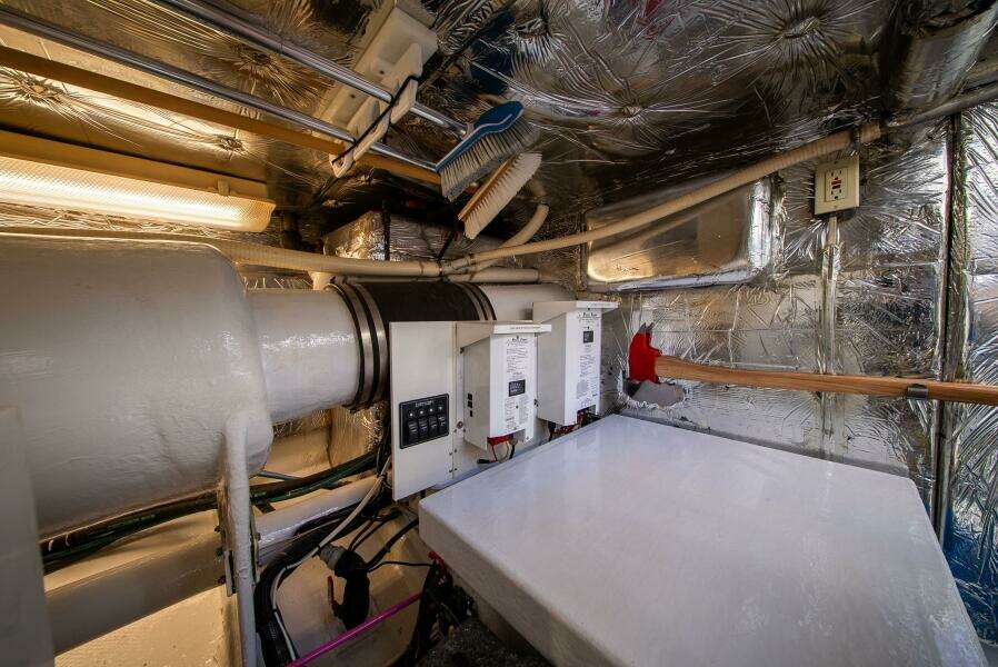 Bottom Line 73ft West Bay Yacht For Sale