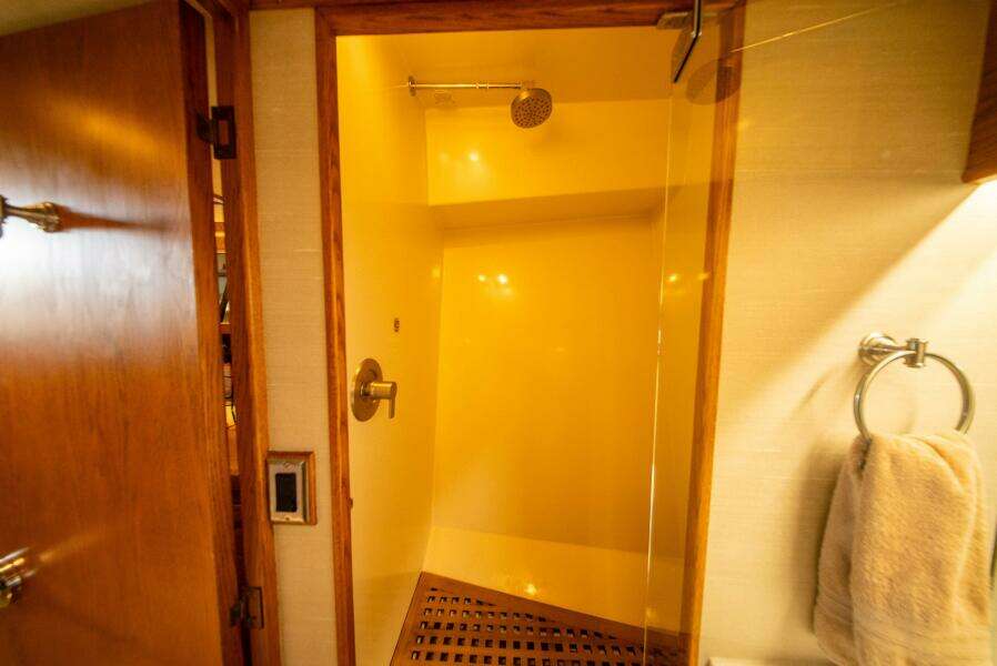 Bottom Line 73ft West Bay Yacht For Sale