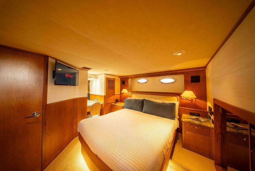 Bottom Line 73ft West Bay Yacht For Sale