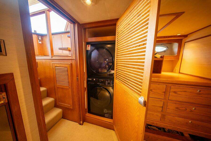 Bottom Line 73ft West Bay Yacht For Sale