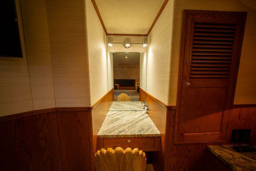 Bottom Line 73ft West Bay Yacht For Sale