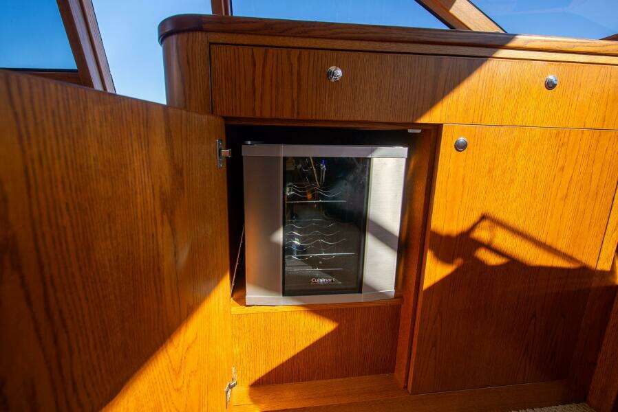 Bottom Line 73ft West Bay Yacht For Sale