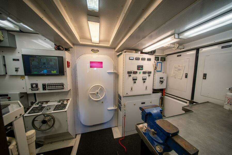 ENCORE 120ft Crescent Yacht For Sale