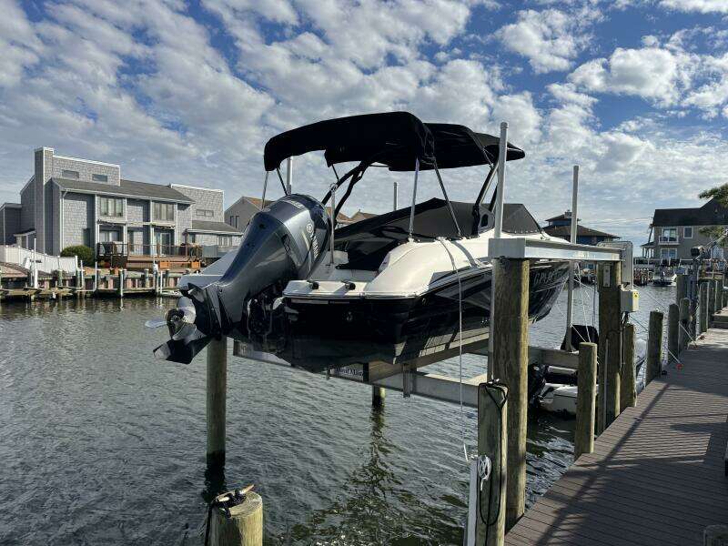23ft Stingray Yacht For Sale
