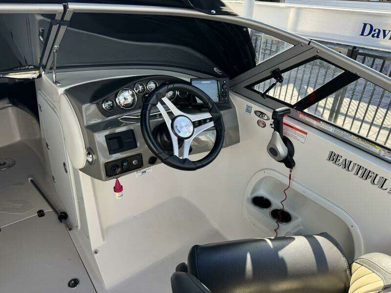 23ft Stingray Yacht For Sale