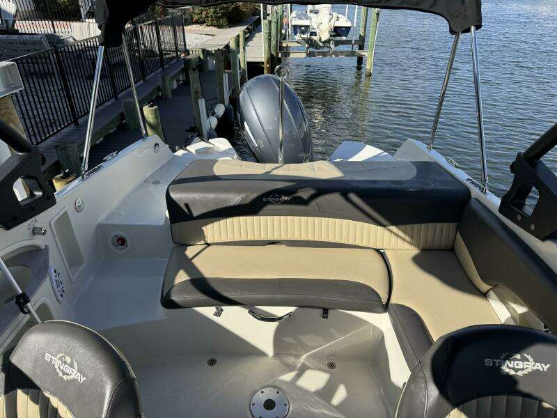 23ft Stingray Yacht For Sale