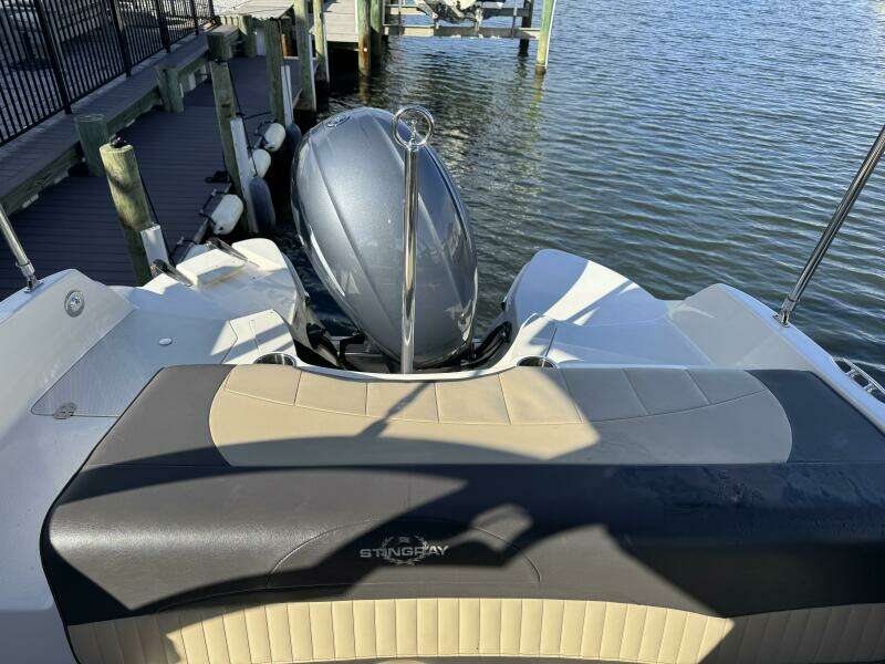 23ft Stingray Yacht For Sale