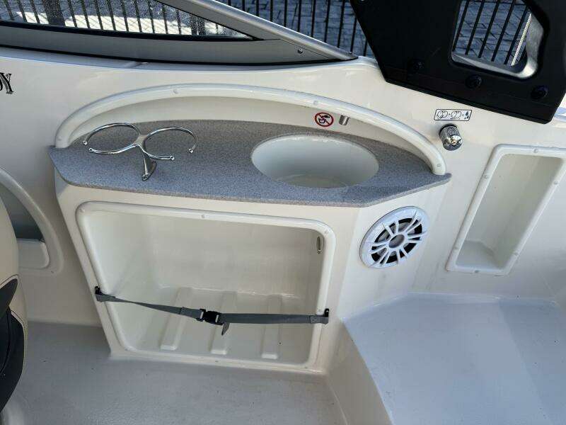 23ft Stingray Yacht For Sale