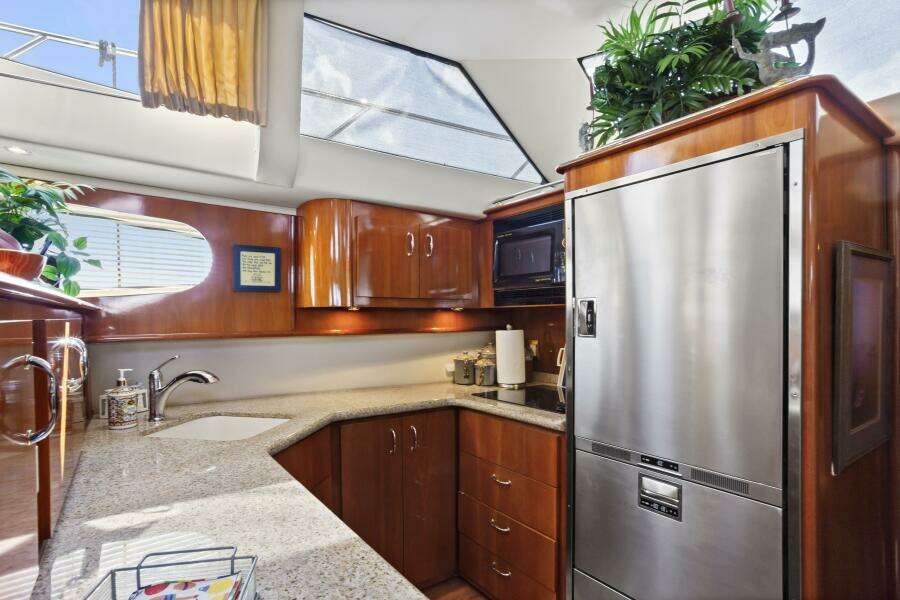 Noahgenda 46ft Carver Yacht For Sale