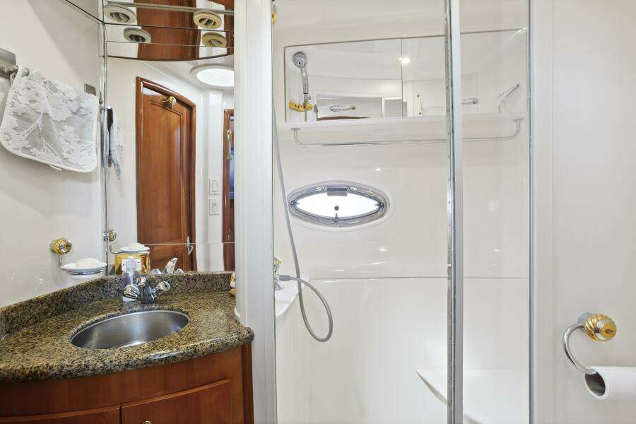 Noahgenda 46ft Carver Yacht For Sale