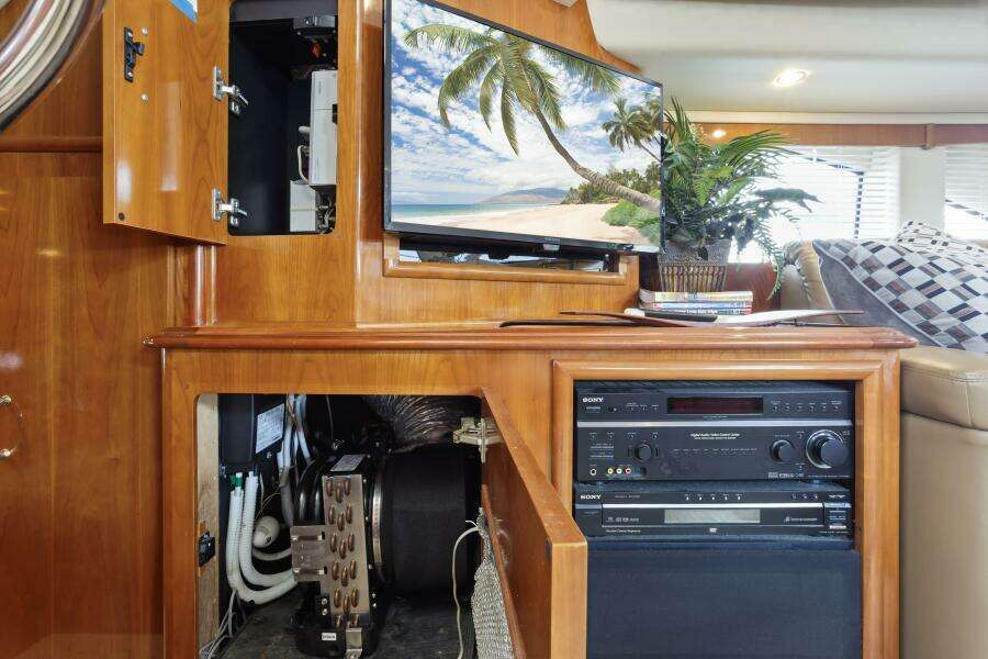 Noahgenda 46ft Carver Yacht For Sale