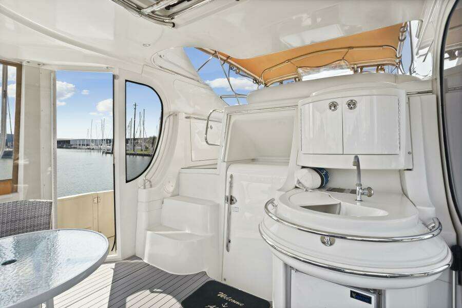 Noahgenda 46ft Carver Yacht For Sale