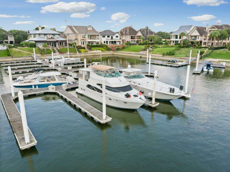 Noahgenda 46ft Carver Yacht For Sale