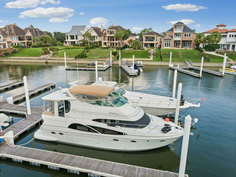 Noahgenda 46ft Carver Yacht For Sale